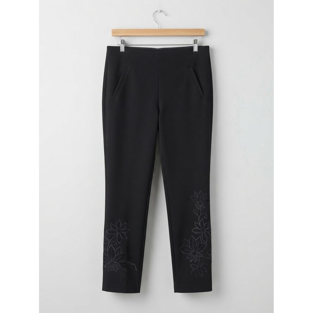 Chicos Women's 360 Juliet Velvet Floral Slim Ankle Pant Black Officewear Festive